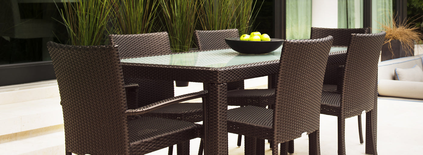 Outdoor dining chairs by Kannoa