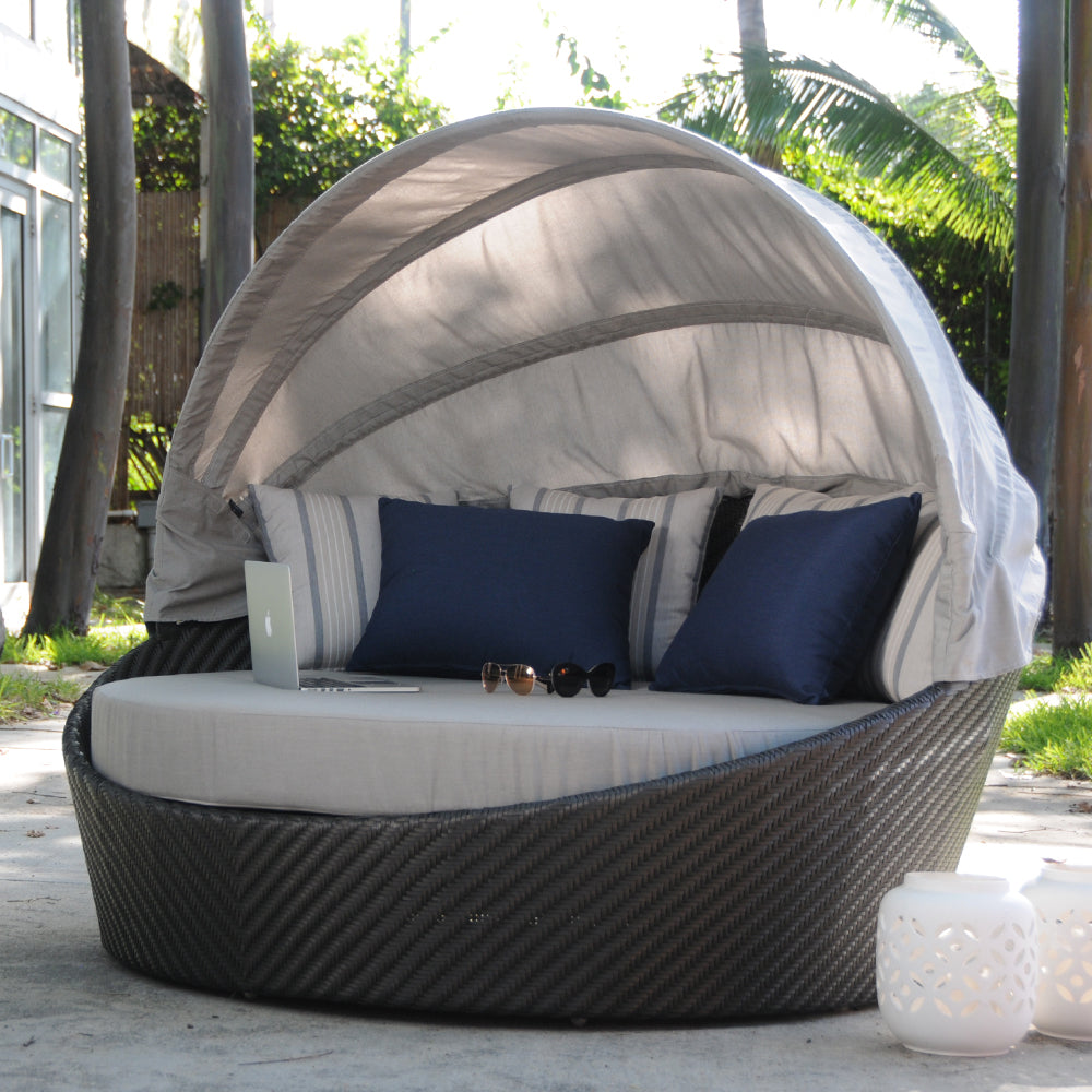 Hallo Round Daybed with Canopy – KANNOA | Commercial and